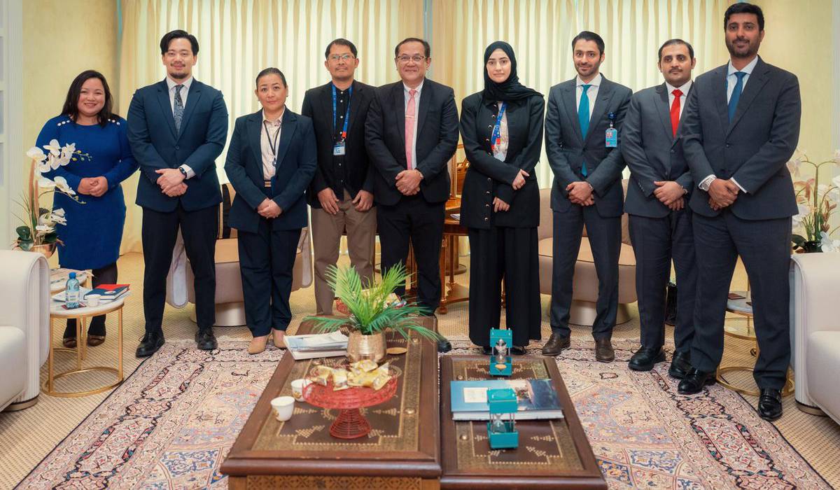 Undersecretary of Ministry of Labour Meets Philippine Counterpart, Official from World Economic Foru